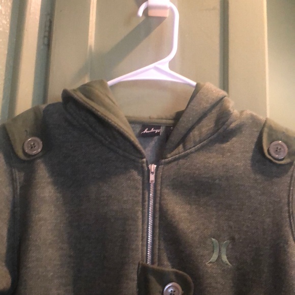 Hurley brand Jacket/sweatshirt in a camo green - Picture 4 of 6